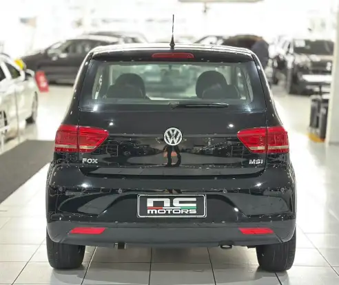 VOLKSWAGEN-FOX-2014