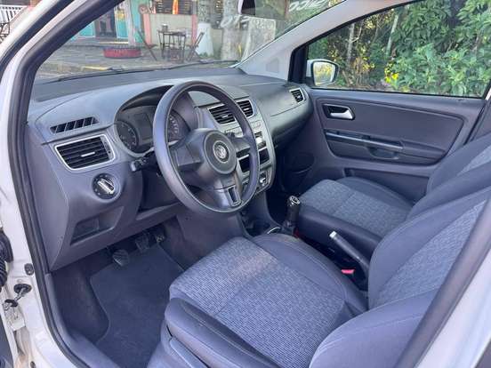 VOLKSWAGEN-FOX-1.6 MI 8V FLEX 4P MANUAL VOLKSWAGEN-FOX-2013