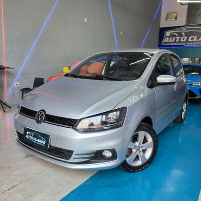 VOLKSWAGEN-FOX-2015
