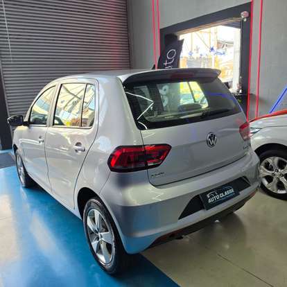 VOLKSWAGEN-FOX-1.6 MI ROCK IN RIO 8V FLEX 4P MANUAL VOLKSWAGEN-FOX-2015