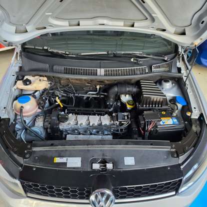 VOLKSWAGEN-FOX-2015