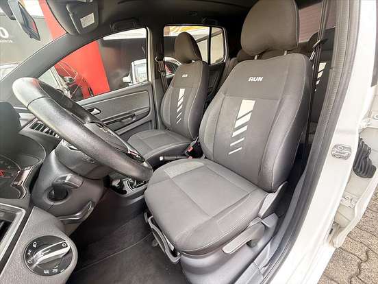 VOLKSWAGEN-FOX-2017