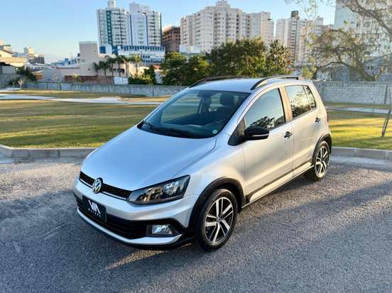 VOLKSWAGEN-FOX-1.6 MSI TOTAL FLEX XTREME 4P MANUAL VOLKSWAGEN-FOX-2017