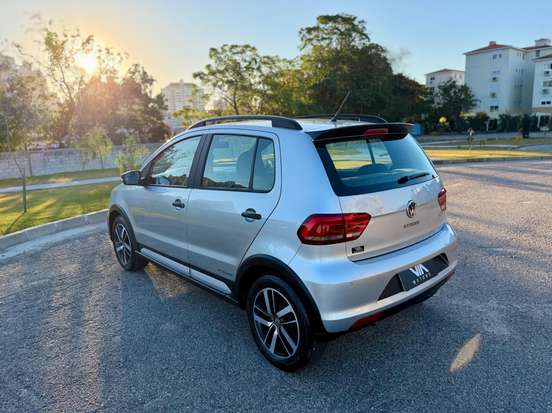 VOLKSWAGEN-FOX-2017