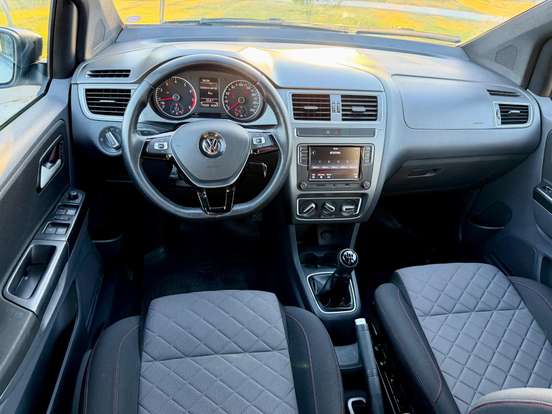 VOLKSWAGEN-FOX-1.6 MSI TOTAL FLEX XTREME 4P MANUAL VOLKSWAGEN-FOX-2017