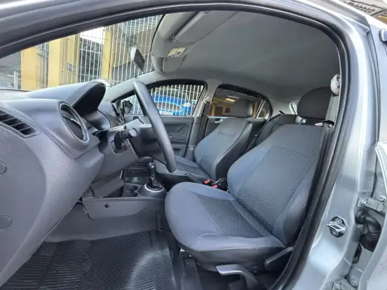 VOLKSWAGEN-GOL-2014