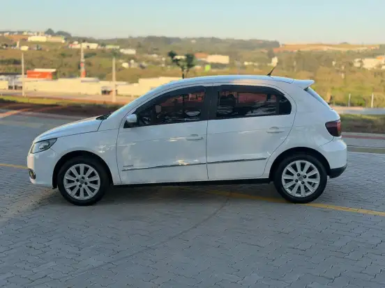 VOLKSWAGEN-GOL-1.6 MI POWER 8V FLEX 4P MANUAL VOLKSWAGEN-GOL-2012