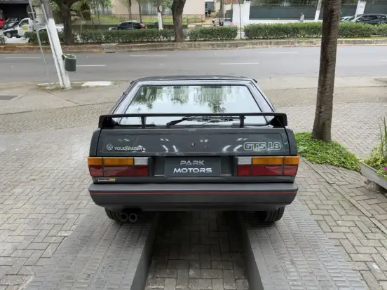 VOLKSWAGEN-GOL-1990