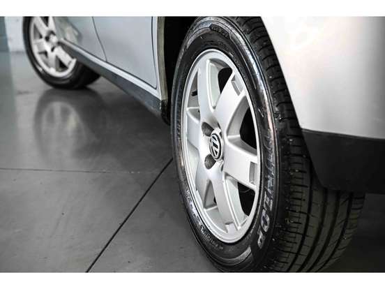 VOLKSWAGEN-GOL-2004