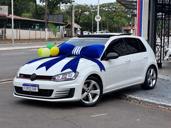 VOLKSWAGEN-GOLF-2016