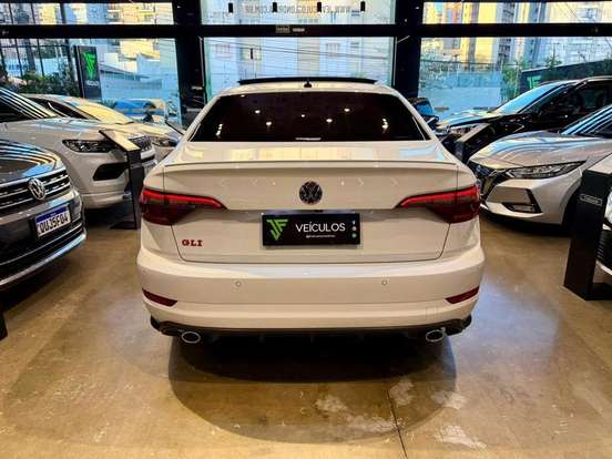 VOLKSWAGEN-JETTA-2019