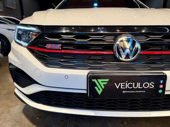 VOLKSWAGEN-JETTA-2019