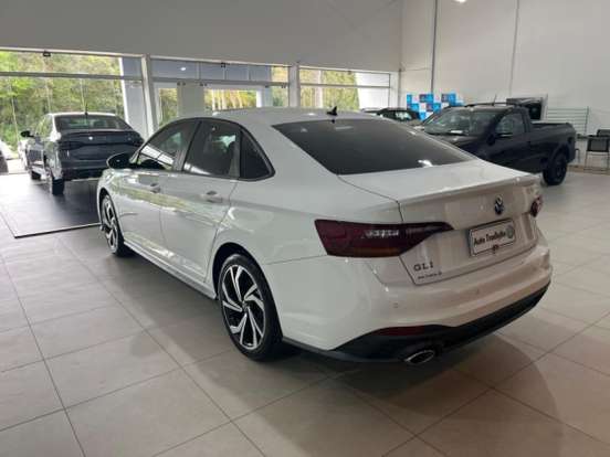 VOLKSWAGEN-JETTA-2023