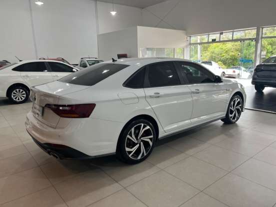 VOLKSWAGEN-JETTA-2023