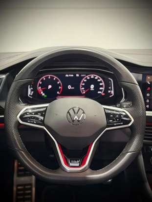 VOLKSWAGEN-JETTA-2024