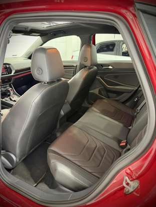 VOLKSWAGEN-JETTA-2024