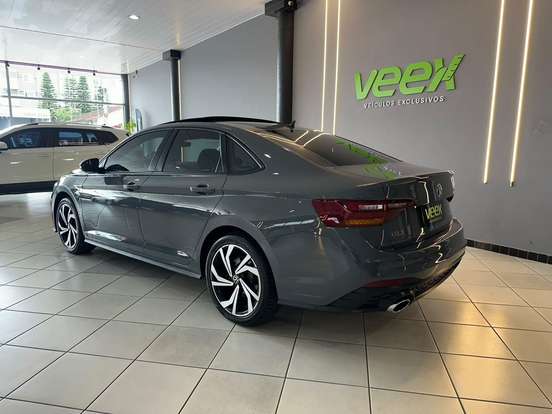 VOLKSWAGEN-JETTA-2023