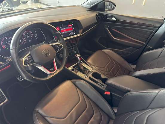 VOLKSWAGEN-JETTA-2023