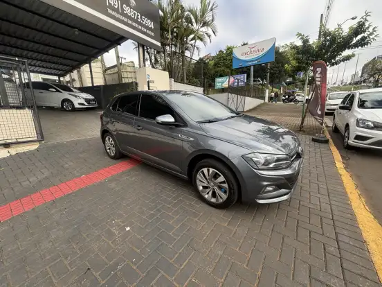 VOLKSWAGEN-POLO-2017
