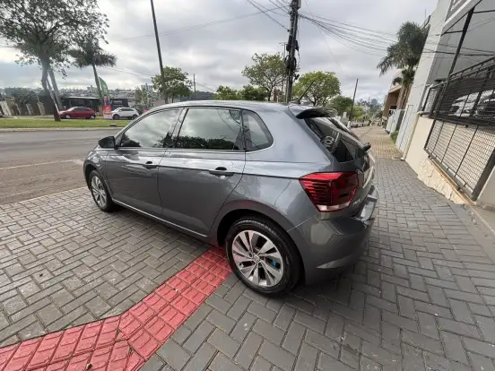 VOLKSWAGEN-POLO-1.0 200 TSI HIGHLINE AUTOMÁTICO VOLKSWAGEN-POLO-2017
