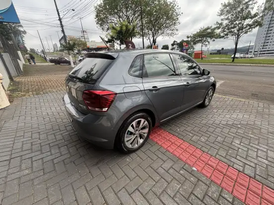 VOLKSWAGEN-POLO-2017