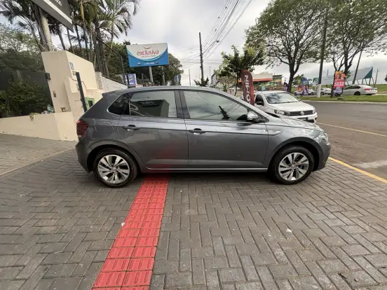 VOLKSWAGEN-POLO-1.0 200 TSI HIGHLINE AUTOMÁTICO VOLKSWAGEN-POLO-2017