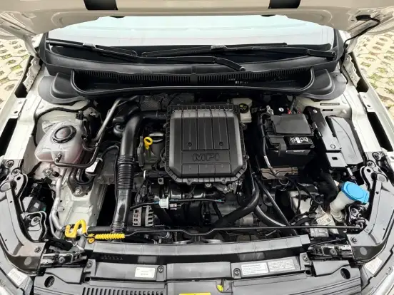 VOLKSWAGEN-POLO-2023