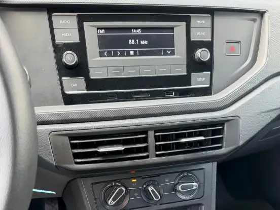 VOLKSWAGEN-POLO-2023