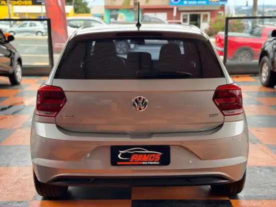 VOLKSWAGEN-POLO-2018