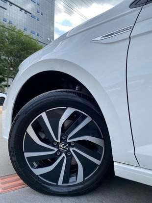 VOLKSWAGEN-POLO-2024