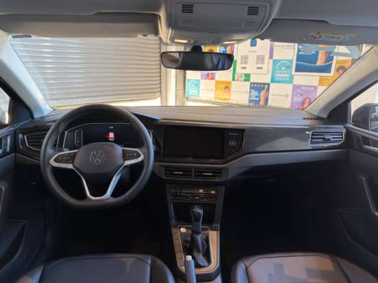 VOLKSWAGEN-POLO-2023