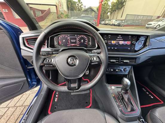 VOLKSWAGEN-POLO-2020