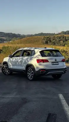 VOLKSWAGEN-TAOS-2023