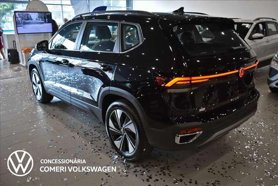 VOLKSWAGEN-TAOS-2026