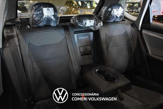 VOLKSWAGEN-TAOS-2026