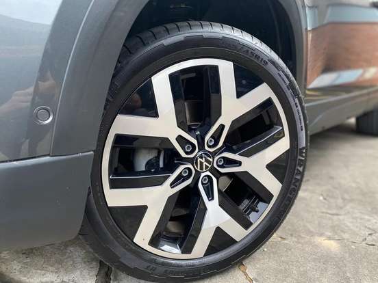 VOLKSWAGEN-TAOS-2024