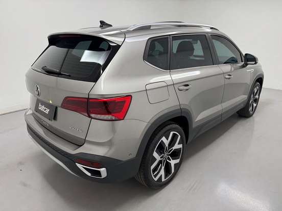 VOLKSWAGEN-TAOS-2024
