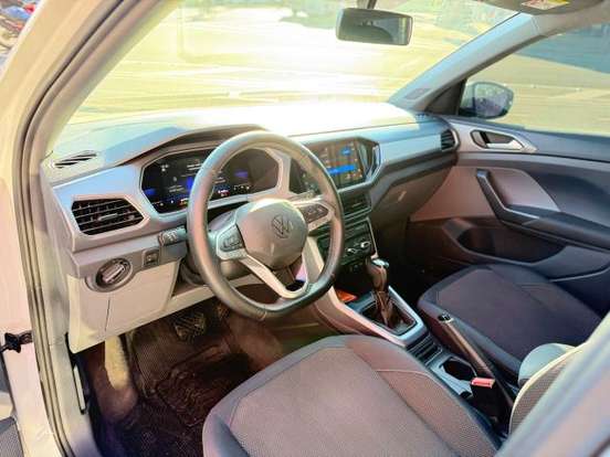 VOLKSWAGEN-T-CROSS-2023
