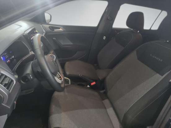 VOLKSWAGEN-T-CROSS-2024
