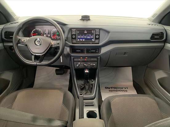 VOLKSWAGEN-T-CROSS-2019