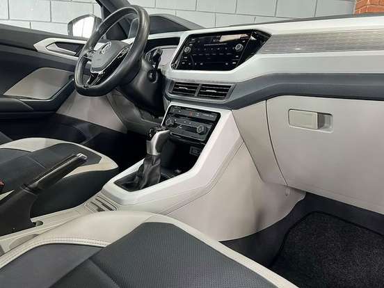 VOLKSWAGEN-T-CROSS-2020