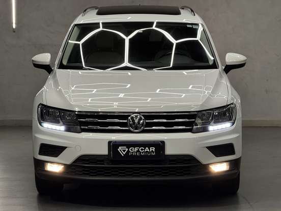 VOLKSWAGEN-TIGUAN-2018