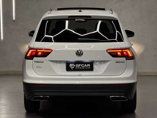 VOLKSWAGEN-TIGUAN-2018