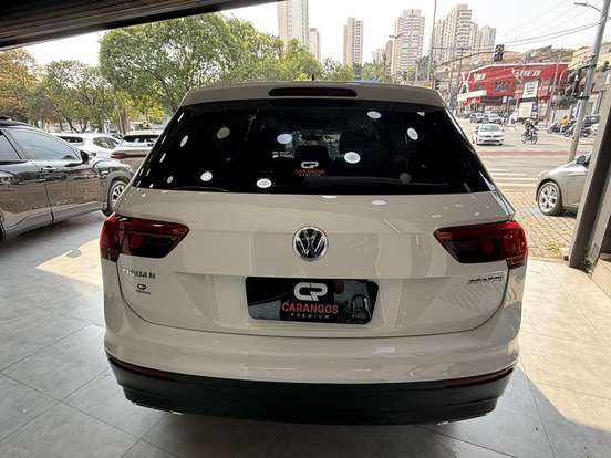 VOLKSWAGEN-TIGUAN-2018