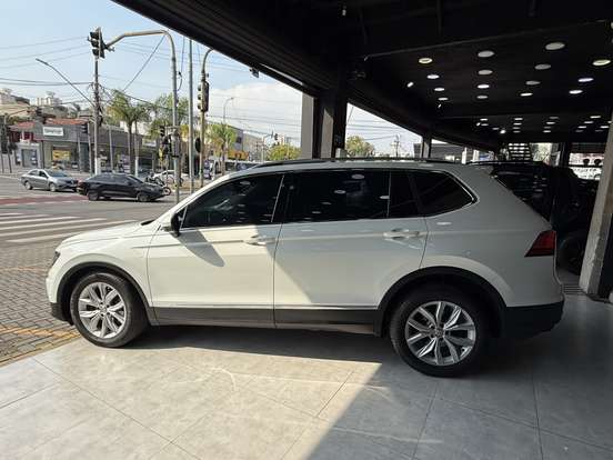 VOLKSWAGEN-TIGUAN-2018