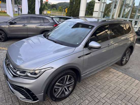 VOLKSWAGEN-TIGUAN-2.0 300 TSI GASOLINA ALLSPACE R-LINE AUTOMÁTICO VOLKSWAGEN-TIGUAN-2024