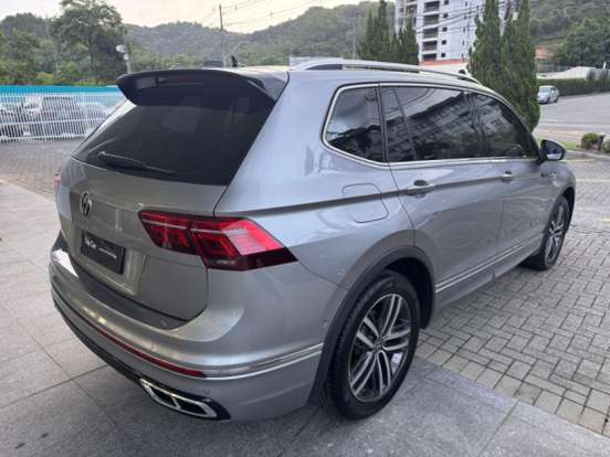 VOLKSWAGEN-TIGUAN-2.0 300 TSI GASOLINA ALLSPACE R-LINE AUTOMÁTICO VOLKSWAGEN-TIGUAN-2024