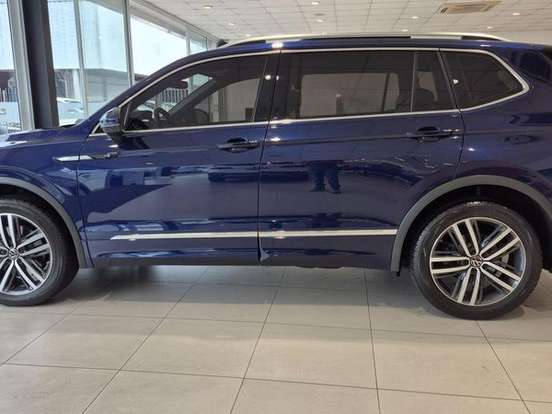 VOLKSWAGEN-TIGUAN-2.0 300 TSI GASOLINA ALLSPACE R-LINE AUTOMÁTICO VOLKSWAGEN-TIGUAN-2024
