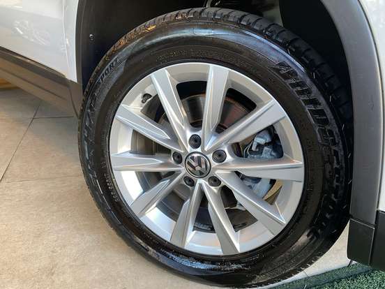 VOLKSWAGEN-TIGUAN-2013