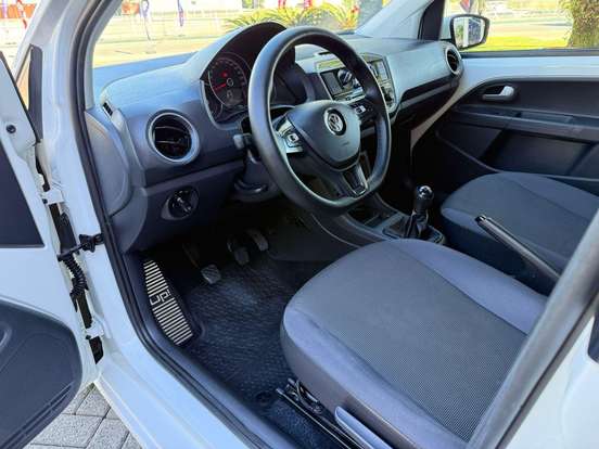 VOLKSWAGEN-UP-2019